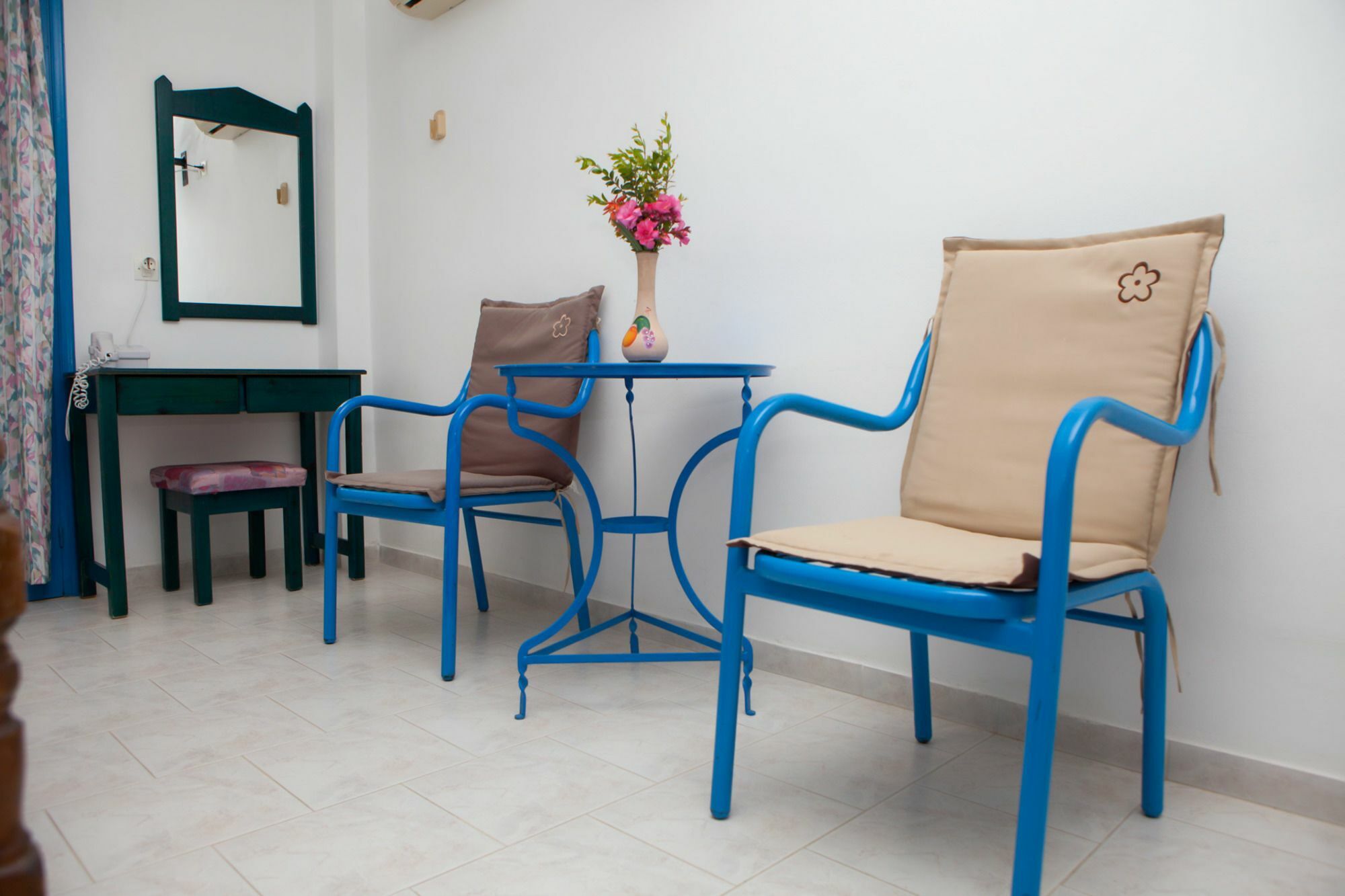 Vardes Hotel Studios Amoopi Luaran gambar
